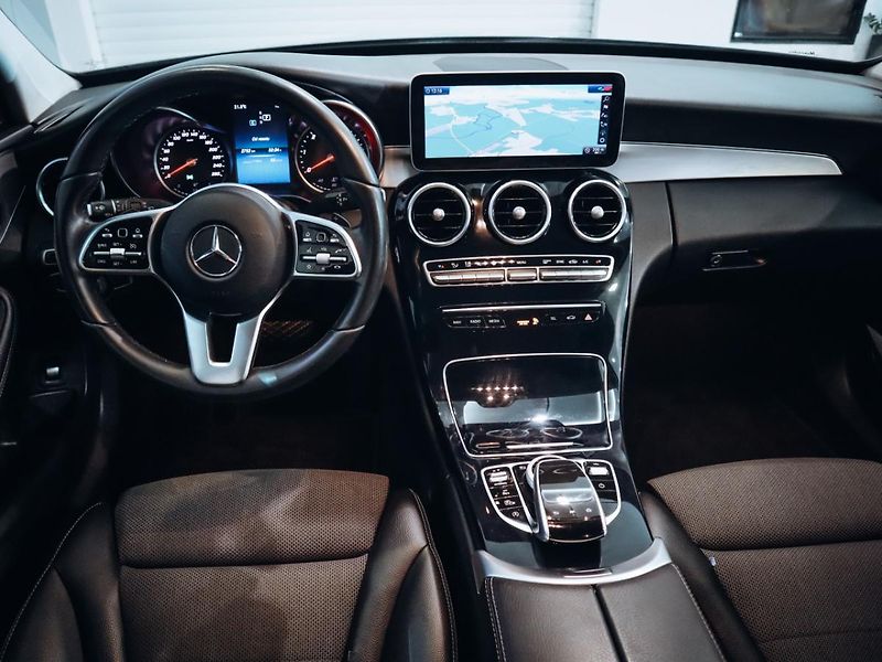 Mercedes-Benz Třídy C C 220d 4MATIC kombi - fotka 27 z 28