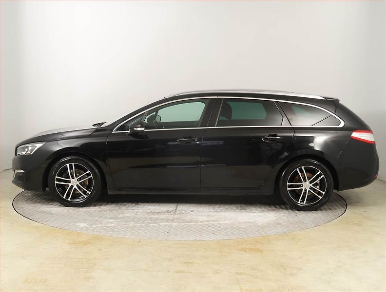 Peugeot 508 (2014) Allure 2.0 HDi, Navi, Tempomat - fotka 3 z 23