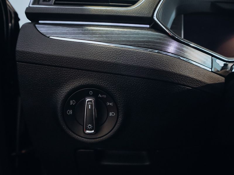 Škoda Superb 2.0TDI 147kW Style 4x4 DSG - fotka 13 z 35