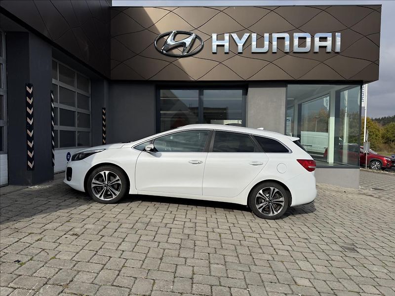 Kia Ceed 1,6 CRDi GT-Line - fotka 3 z 16