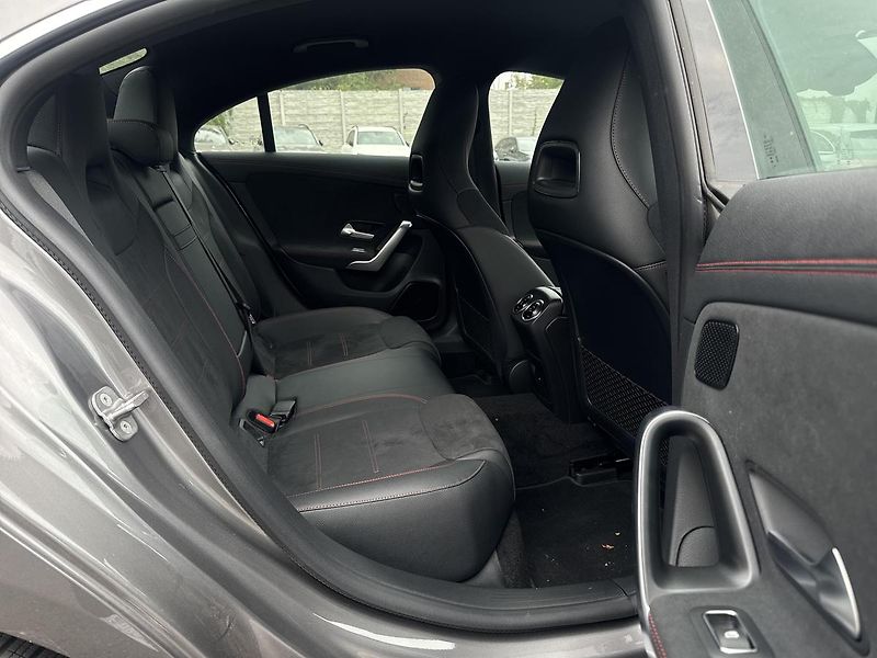 Mercedes-Benz CLA 200, 1.majitel - fotka 14 z 17