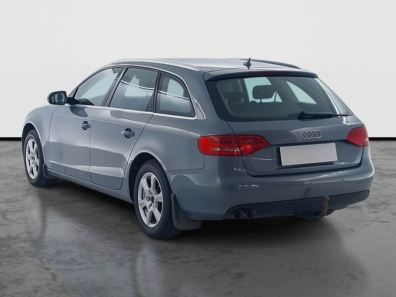 Audi A4 (2011) 2.0 TDI, Xenony, Tempomat - fotka 4 z 19