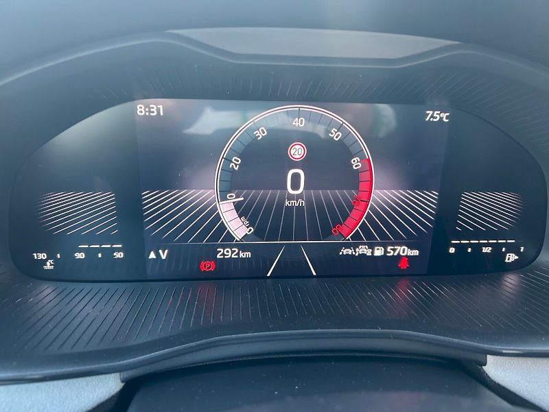 Škoda Kamiq (2026) Top Selection 1.0 TSI 85 kW - fotka 18 z 30