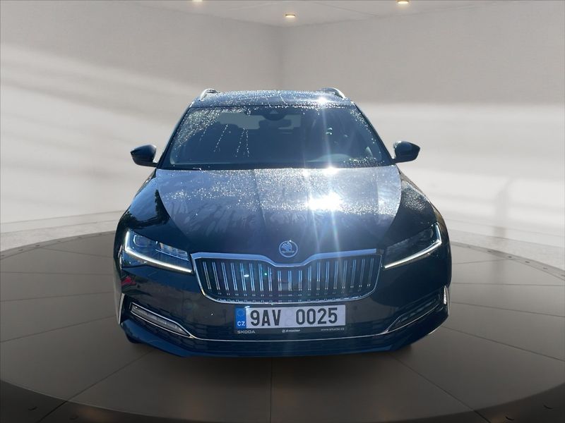 Škoda Superb 2,0 TDI 147 4x4 L&K DSG - fotka 2 z 11