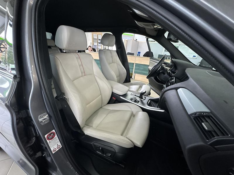 BMW X3 - fotka 16 z 25