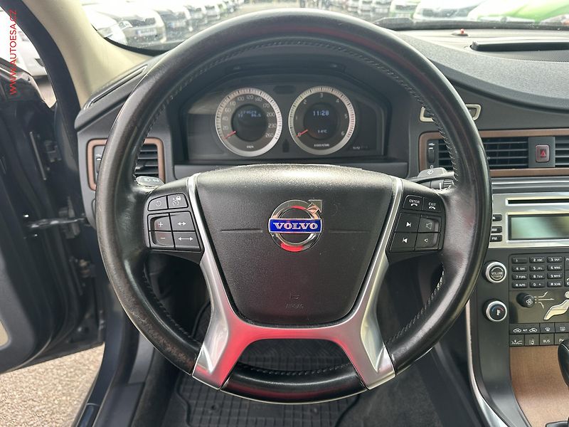 Volvo S80 (2010) 2.4, Navi, xenon, kůže - fotka 11 z 18