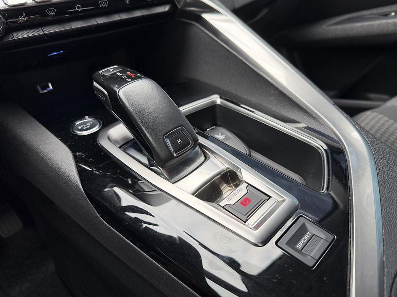 Peugeot 5008 (2017) ALLURE PureTech 130k EAT6 - fotka 22 z 39