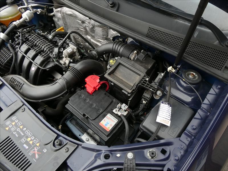 Dacia Logan 1,0 SCe Arctica, KLIMA, ČR - fotka 33 z 35