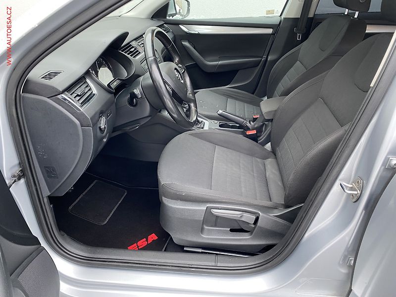Škoda Octavia (2014) 1.6 TDi, ČR, AC, výhřev sed - fotka 9 z 17