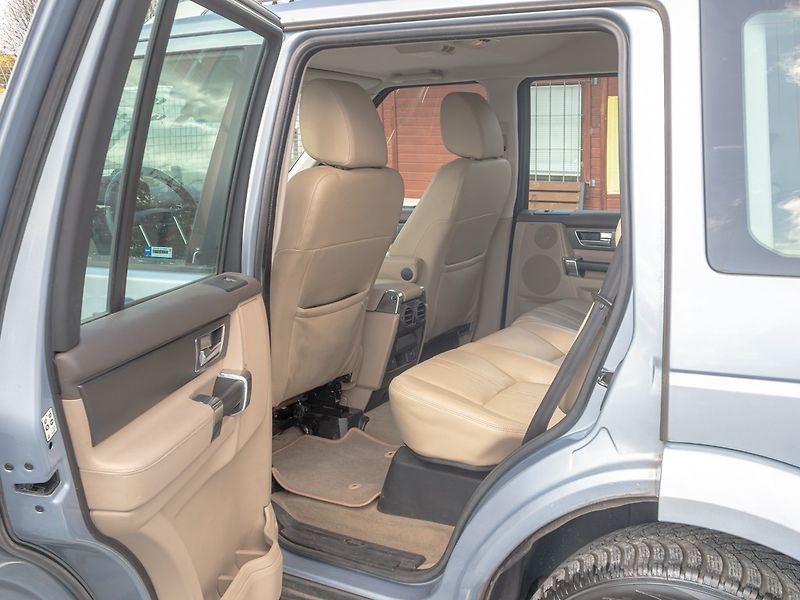 Land Rover Discovery (2012) 12/12 ČR 3.0D 188KW–1 MAJITEL - fotka 44 z 55