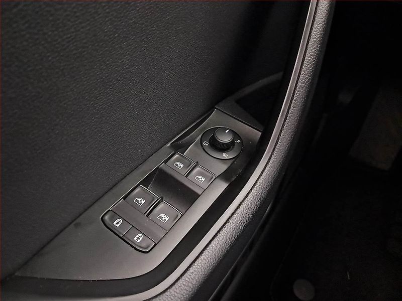 Škoda Superb (2019) Style 1.5 TSI, Kůže, Navi - fotka 15 z 16
