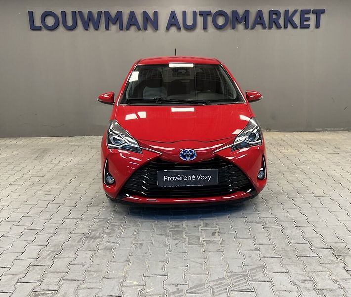 Toyota Yaris Hybrid e-CVT Active Trend - fotka 4 z 15