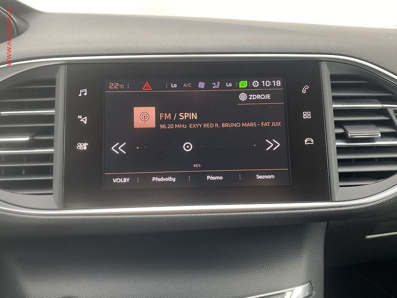 Peugeot 308 (2018) 1.2PT, Style, navi - fotka 16 z 18