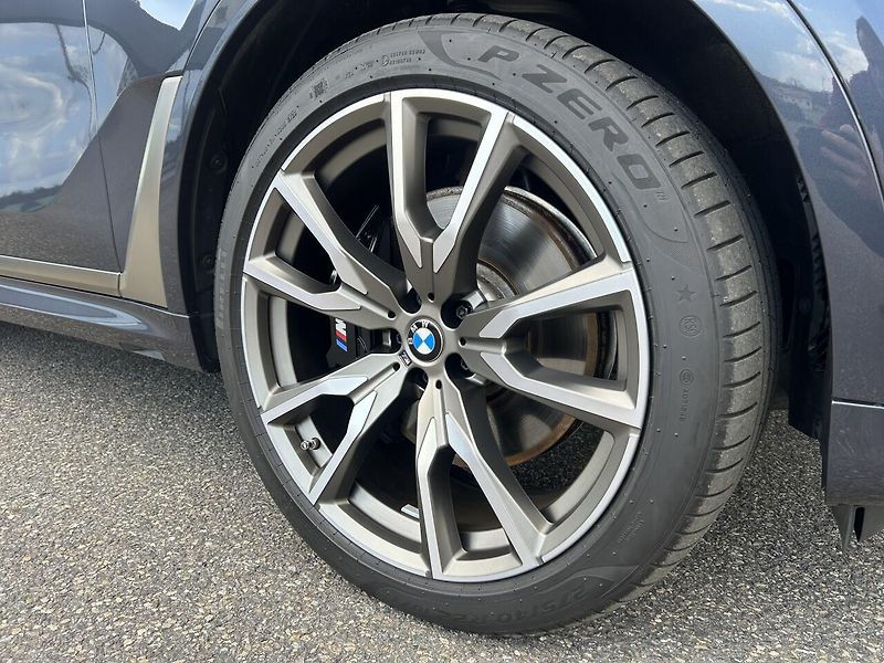 BMW X7 M50D Final Edition 1/100 - fotka 9 z 39