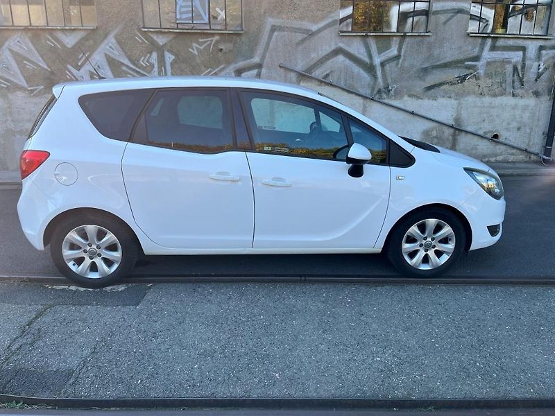 Opel Meriva (2014) - fotka 3 z 32