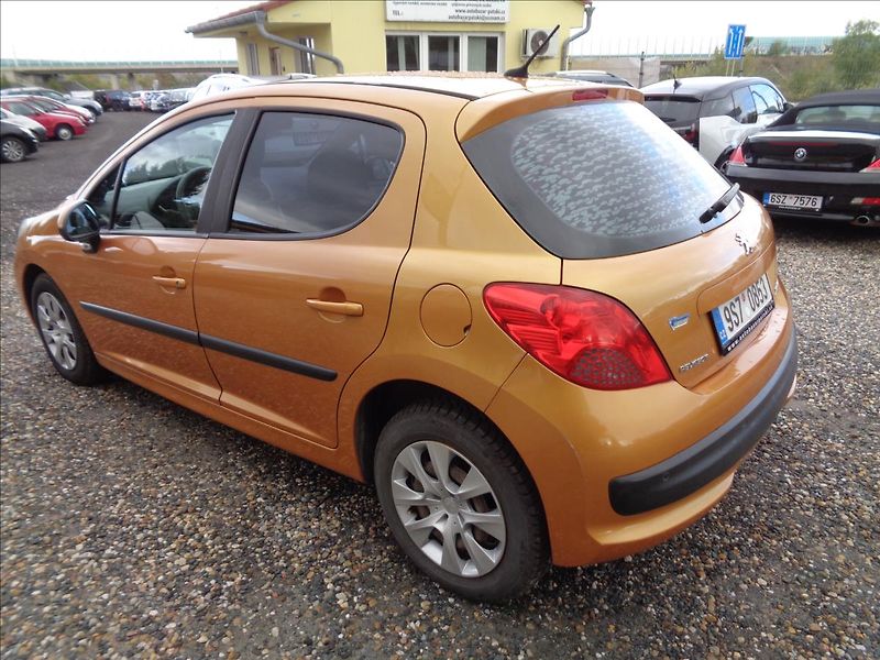 Peugeot 207 1,4 - fotka 5 z 18