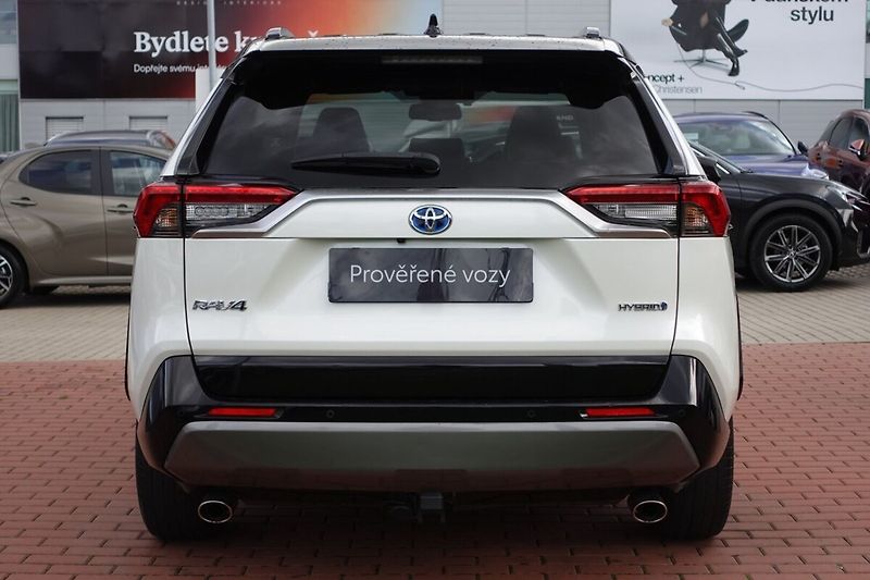 Toyota RAV4 2,5 HEV Selection 4x4 - fotka 5 z 34