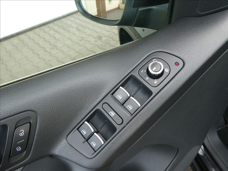 Volkswagen Tiguan 2,0 TDi 130kW 4MOTION, závěs - fotka 35 z 43