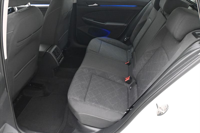 Volkswagen Golf 2,0 TDI 110 kW Life Záruka až - fotka 14 z 30