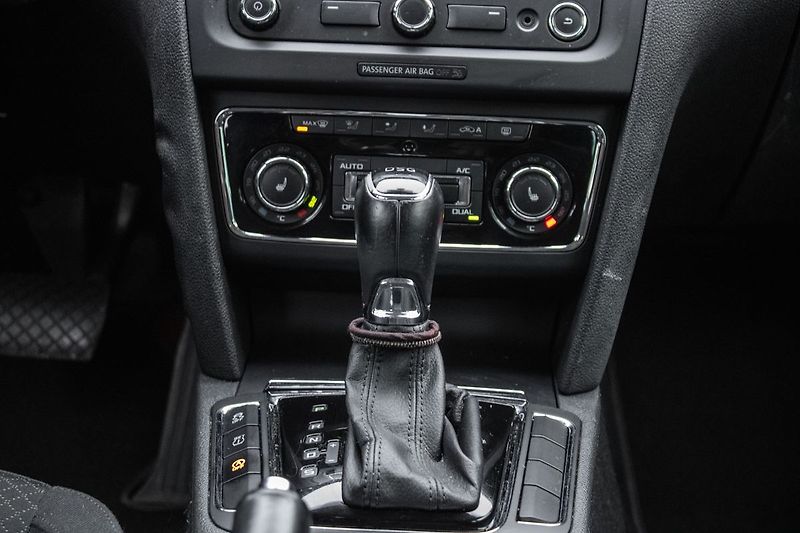 Škoda Superb - fotka 19 z 33