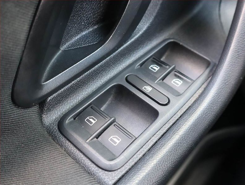 Škoda Fabia (2013) Scout 1.2 TSI, Serv.kniha - fotka 15 z 15