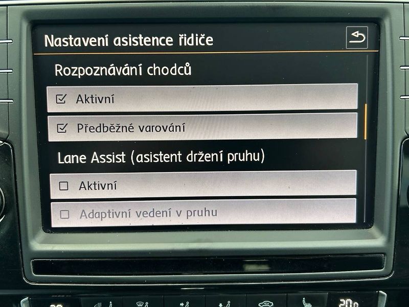 Volkswagen Passat (2015) Variant 2.0 TDI 6DSG 4MOTION A - fotka 26 z 34