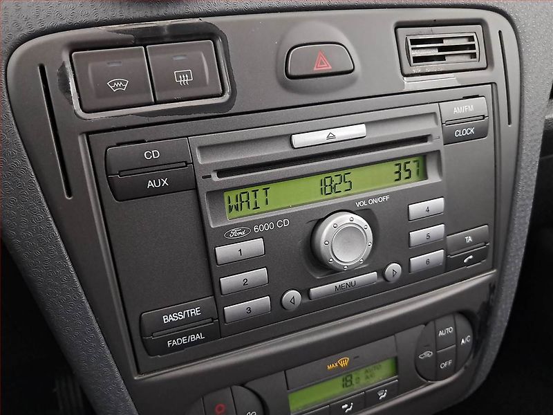 Ford Fusion (2007) 1.4, po STK, slušný stav - fotka 15 z 17