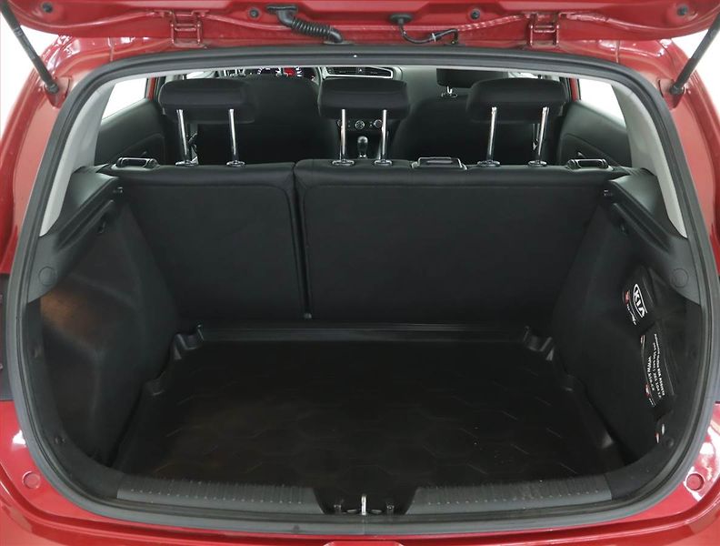 Kia Ceed (2018) 1.4 CVVT, Serv.kniha - fotka 13 z 14
