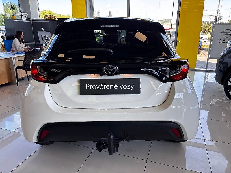 Toyota Yaris 1.5HEV 68kW REZERVACE - fotka 4 z 16