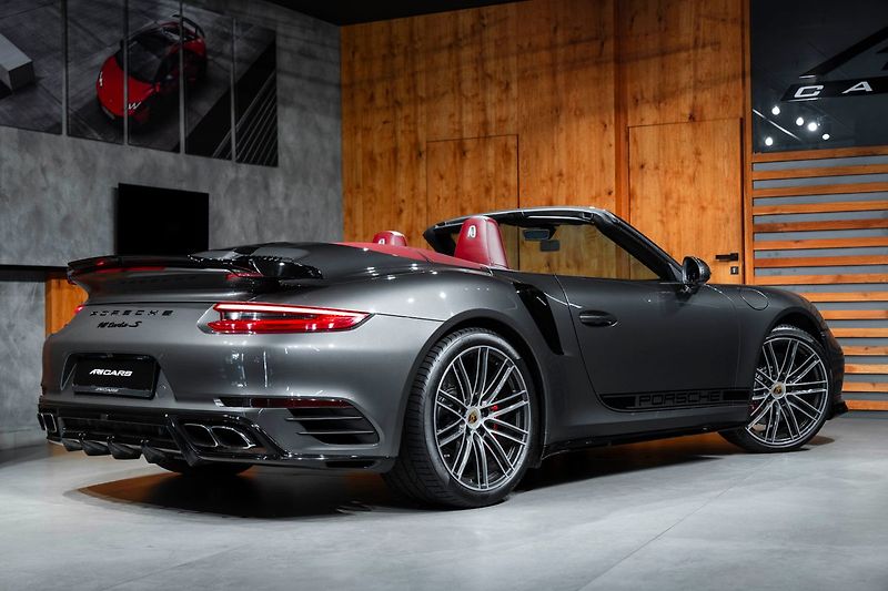 Porsche 911 Turbo - fotka 21 z 21