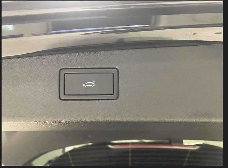 Volkswagen Tiguan 2.0TDI 4M R-LINE Harman/Kardon - fotka 9 z 14