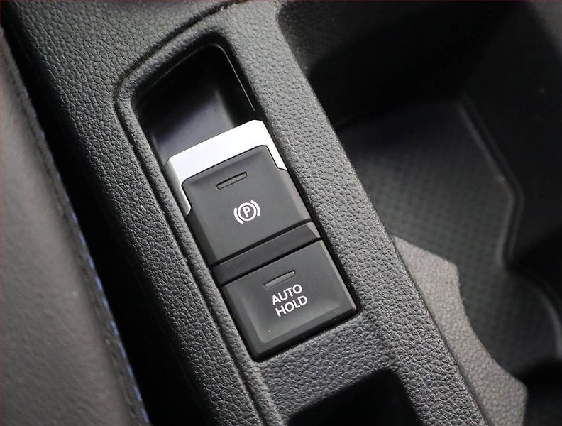Volkswagen T-Roc (2022) R 2.0 TSI 4Motion - fotka 21 z 28