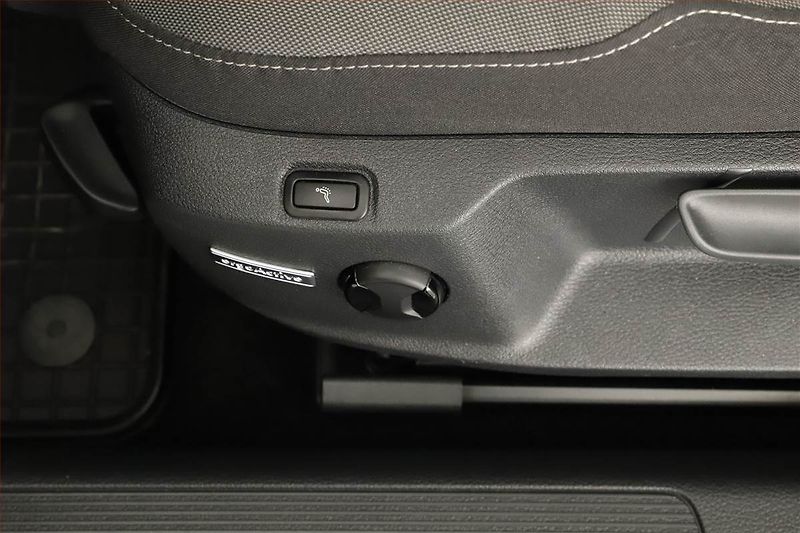 Volkswagen Golf (2020) Highline 1.5 TSI, Serv.kniha - fotka 14 z 15