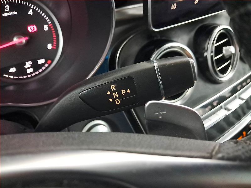 Mercedes-Benz GLC (2019) 350 d 4MATIC - fotka 16 z 21
