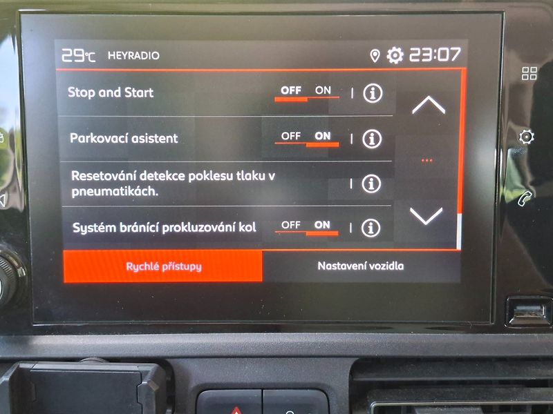Citroën Berlingo (2020) 1.5HDi 75kW FEEL-NOVÉ ČR-DPH - fotka 18 z 39