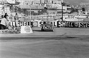 Největšího úspěchu dosáhl “Paddy” Hopkirk v roce 1964, kdy po boku svého spolujezdce Herního Liddona vyhrál s vozem Mini Cooper S slavné Rallye Monte Carlo.