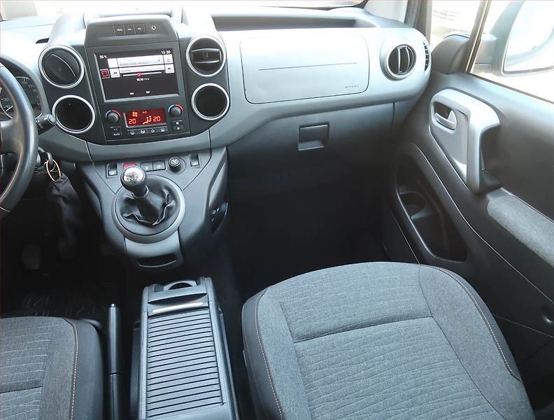 Citroën Berlingo (2016) Shine 1.2 PureTech, 5Míst - fotka 8 z 13