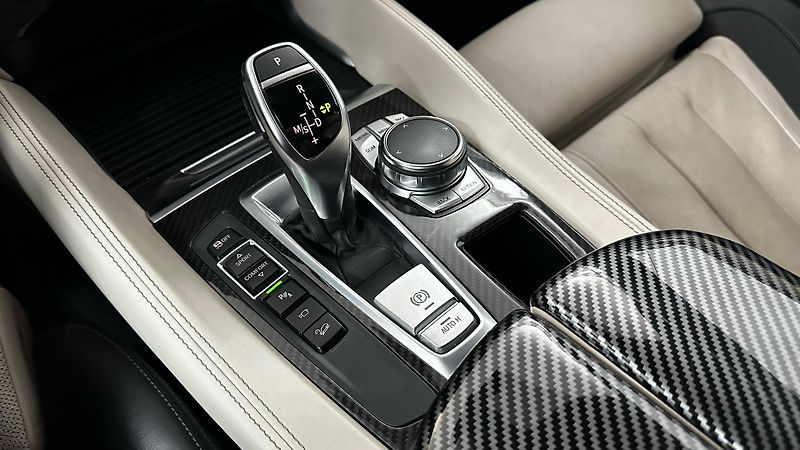 BMW X6 40D / XDRIVE - fotka 35 z 53