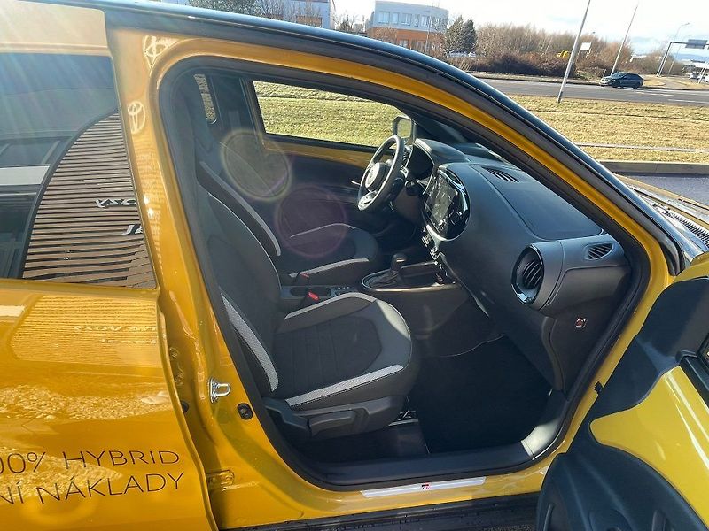 Toyota Aygo 1.5 Hybrid 116HP GR-SPORT - fotka 17 z 27