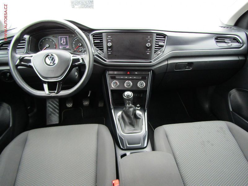Volkswagen T-Roc (2020) 1.0 TSi, ČR, Style - fotka 8 z 19
