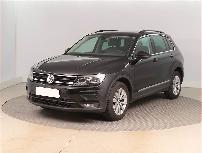 Volkswagen Tiguan (2020) Highline 2.0 TSI - fotka 2 z 17