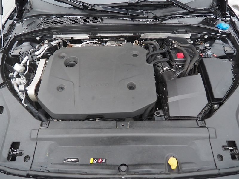 Volvo V90 (2022) B4, Momentum Pro - fotka 50 z 50