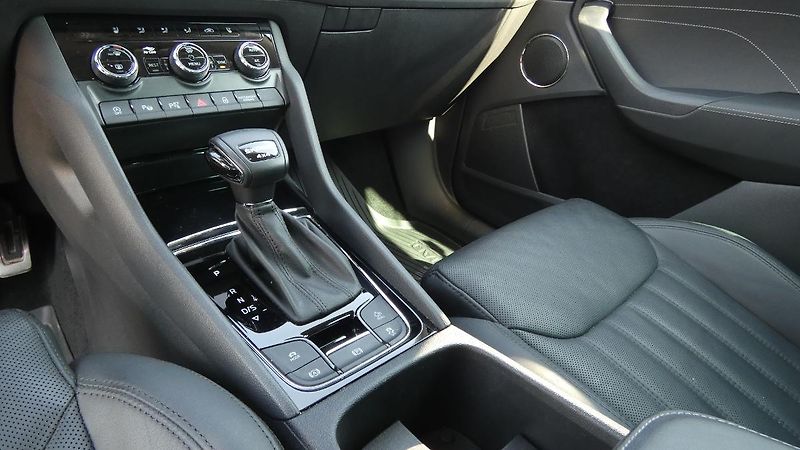 Škoda Kodiaq 2.0 TDI 110 kW L&K 4x4 DSG - fotka 6 z 26