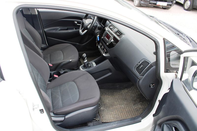 Kia Rio (2015) 1.4i KLIMA EL.OKNA ALUKOLA - fotka 13 z 16