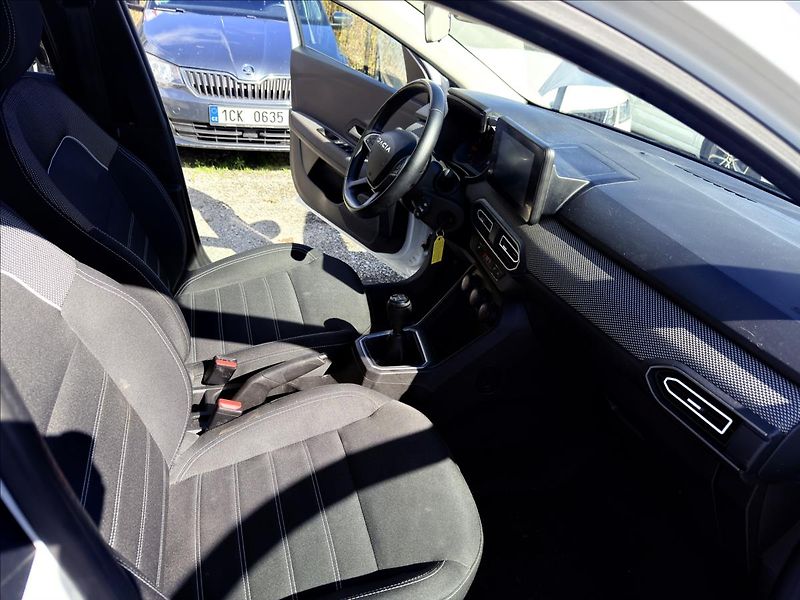 Dacia Jogger 1,0 TCe POŠKOZENÁ PŘEDNÍ ČÁST - fotka 30 z 35