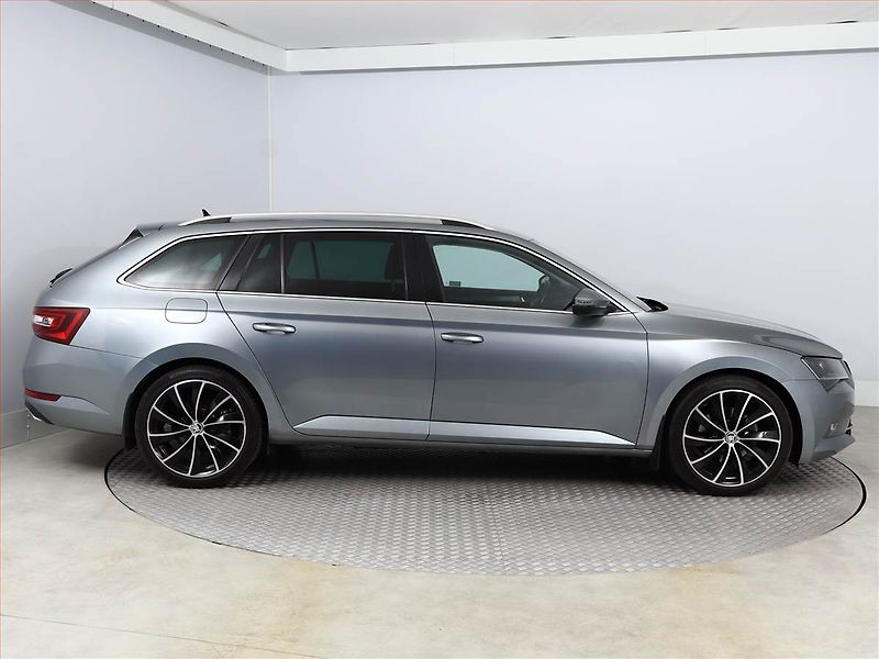 Škoda Superb (2016) Style 2.0 TDI, Automat, Kůže - fotka 6 z 19