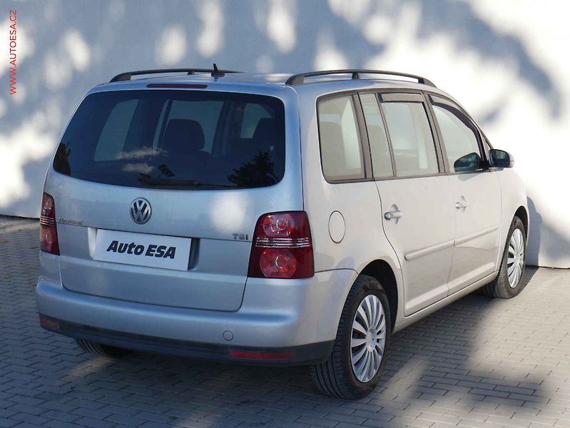 Volkswagen Touran (2009) 1.4TSi, AC, xenon - fotka 4 z 14