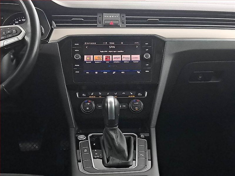 Volkswagen Passat (2020) 2.0 TDI, Automat, Serv.kniha - fotka 12 z 22