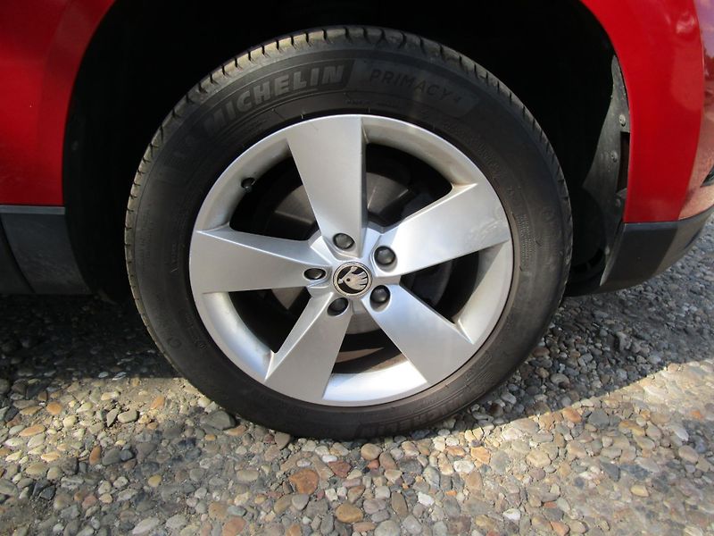 Škoda Karoq 1,6TDI-85KW-DSG-NOVÁ STK - fotka 9 z 30