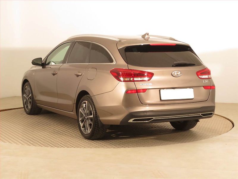 Hyundai i30 (2020) 1.5 T-GDI MHEV, Automat - fotka 4 z 18